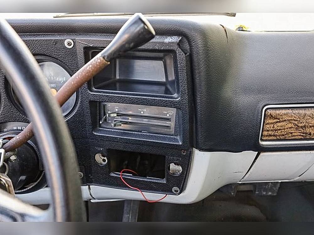 Gmc-3500-1976-black-18