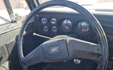 Gmc-3500-1983-red-2