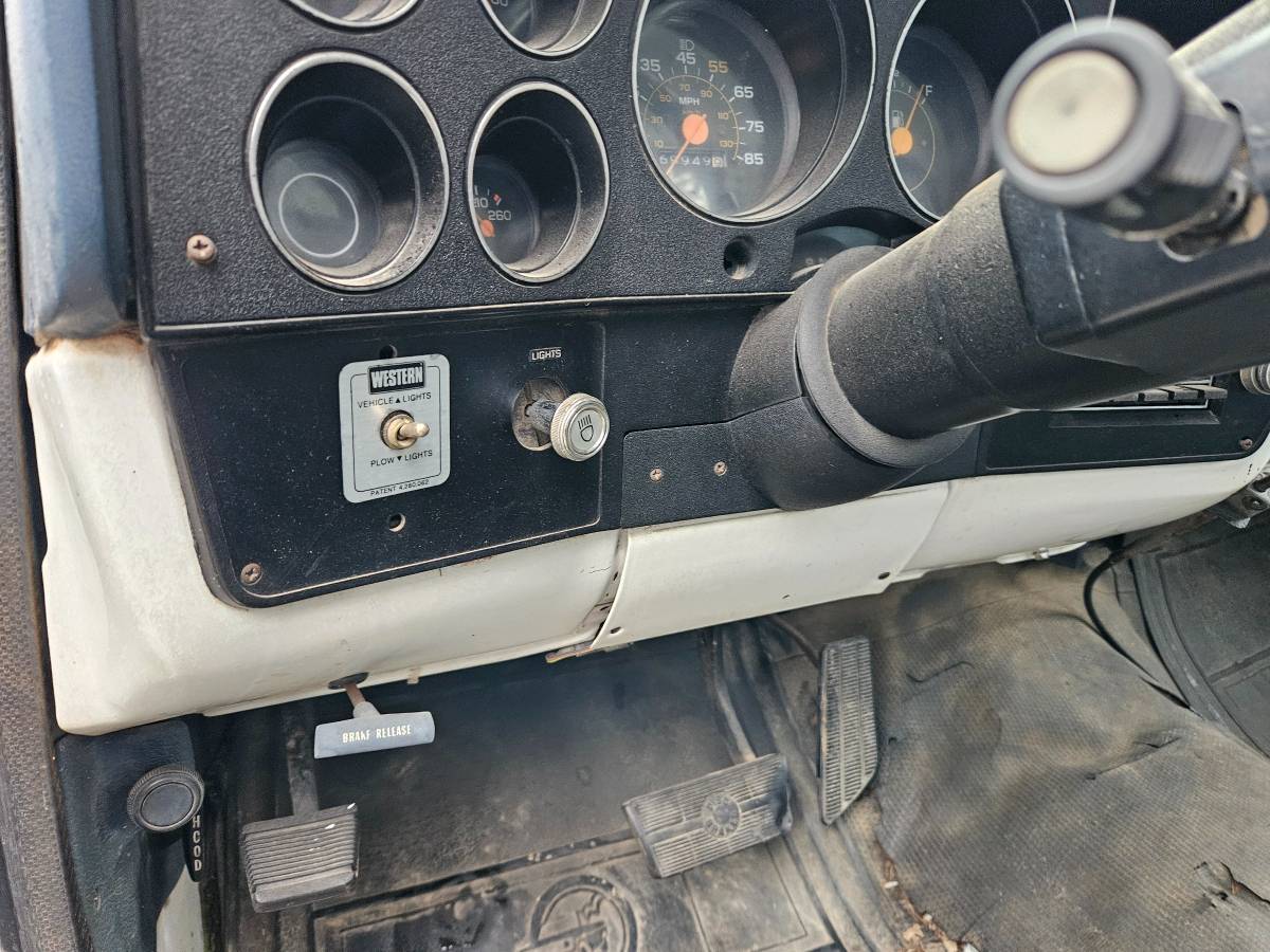 Gmc-3500-dump-truck-1985-16