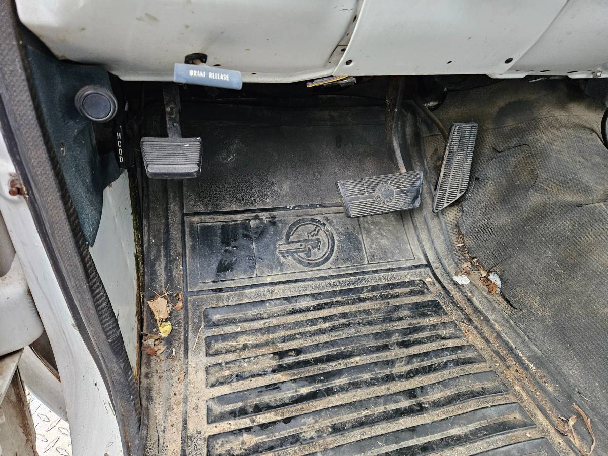 Gmc-3500-dump-truck-1985-18