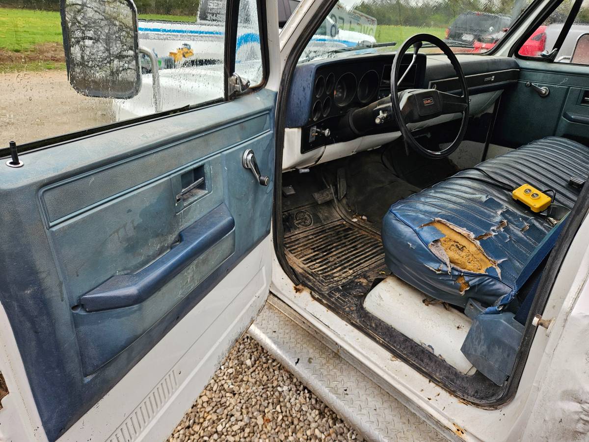 Gmc-3500-dump-truck-1985-4