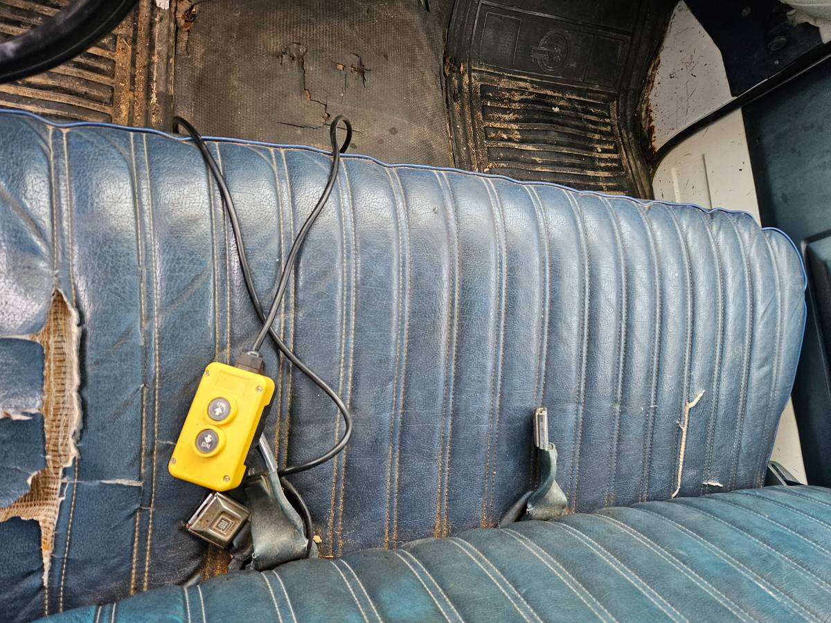 Gmc-3500-dump-truck-1985-9