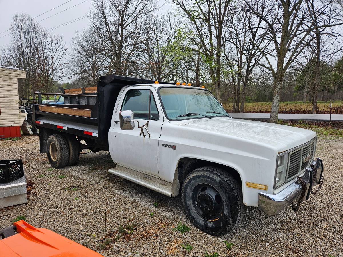 Gmc-3500-dump-truck-1985