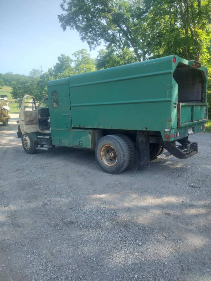 Gmc-700-diesel-1989-green-3