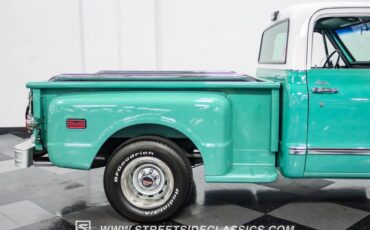 Gmc-C10-1968-Seafoam-Green-Black-30