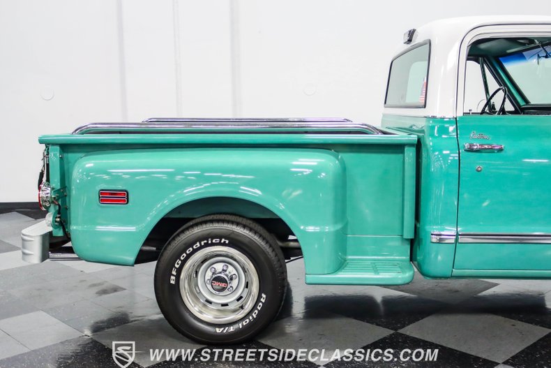 Gmc-C10-1968-Seafoam-Green-Black-30