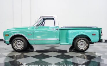 Gmc-C10-1968-Seafoam-Green-Black