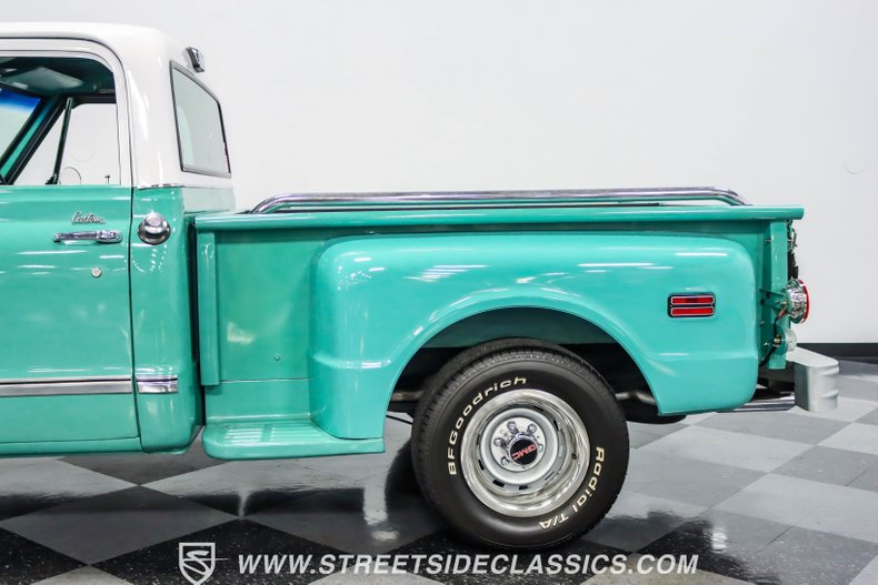 Gmc-C10-1968-Seafoam-Green-Black-4