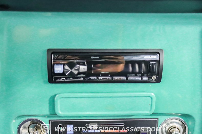 Gmc-C10-1968-Seafoam-Green-Black-45