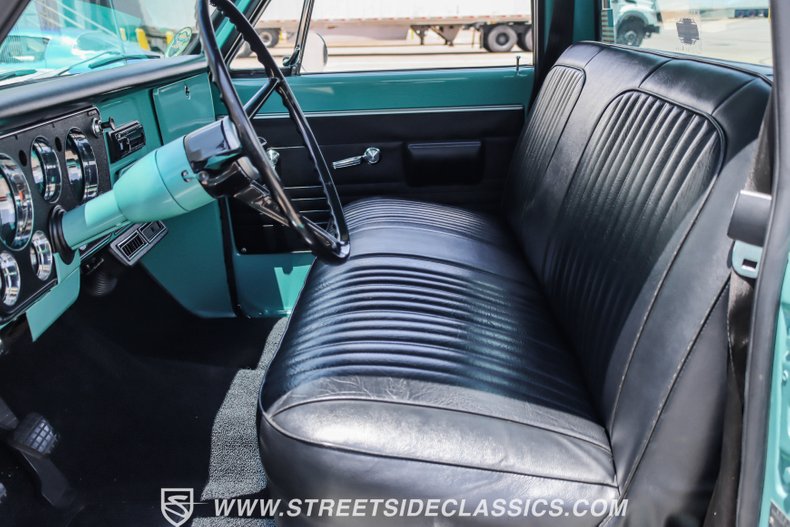 Gmc-C10-1968-Seafoam-Green-Black-48