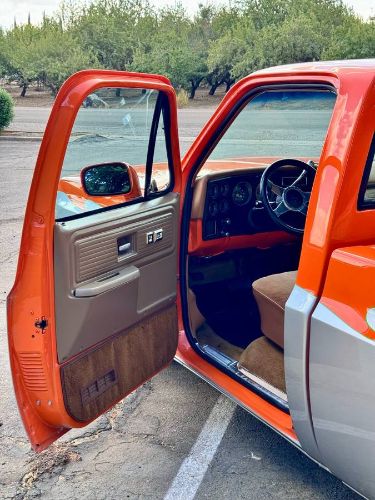 Gmc-C1500-1979-OrangeSilver-Brown-Cloth-3