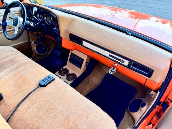 Gmc-C1500-1979-OrangeSilver-Brown-Cloth-9