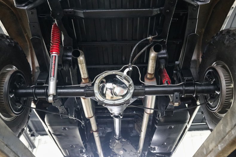 Gmc-K15-1985-White-Black-24