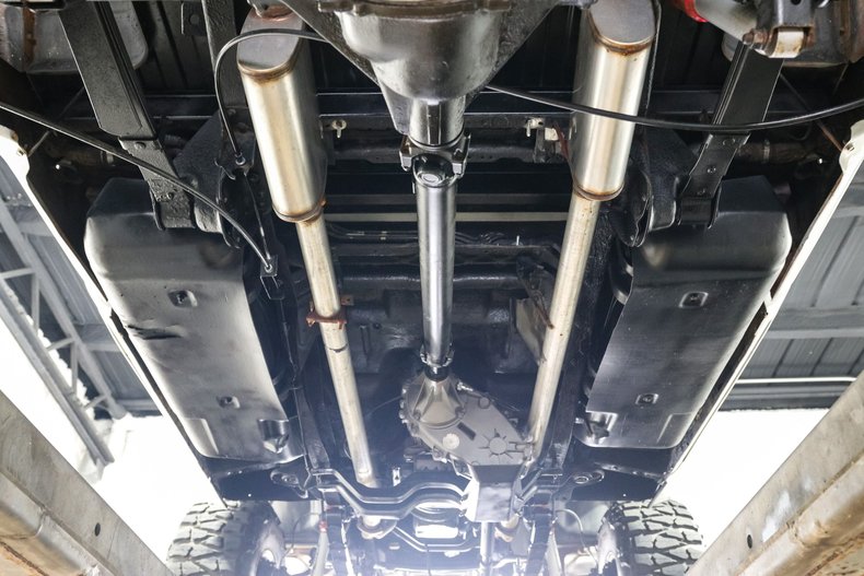 Gmc-K15-1985-White-Black-25