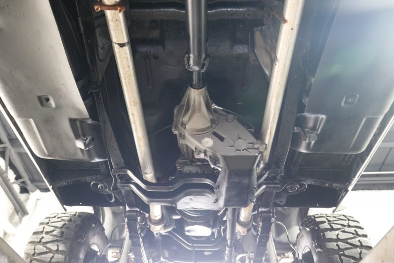 Gmc-K15-1985-White-Black-26