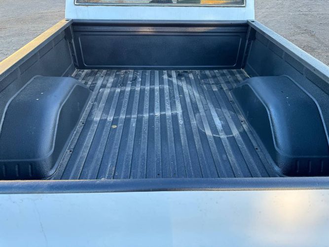 Gmc-Sierra-1981-White-Green-8