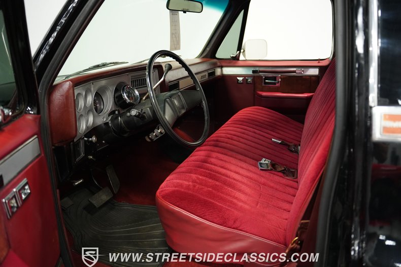 Gmc-Sierra-1986-Midnight-Black-Burgundy-2