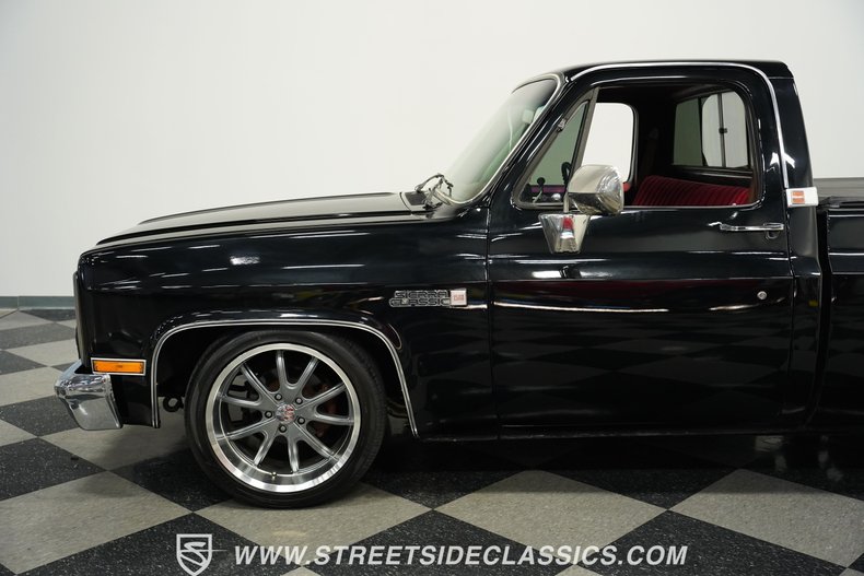 Gmc-Sierra-1986-Midnight-Black-Burgundy-33