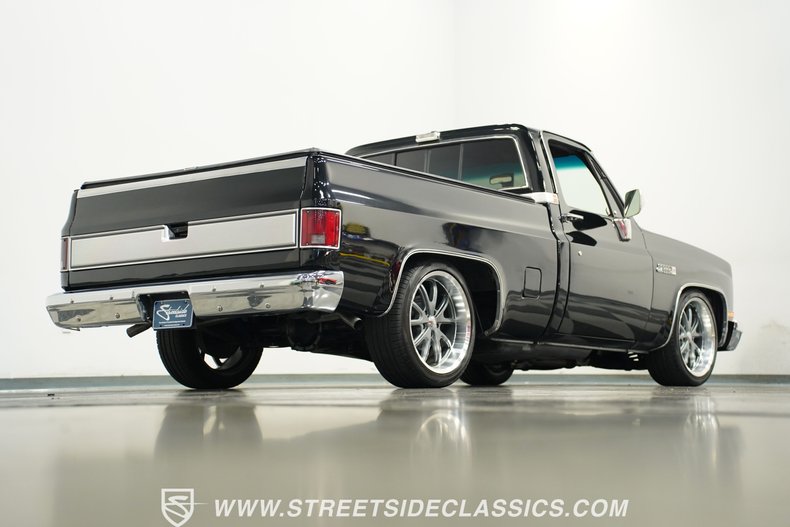 Gmc-Sierra-1986-Midnight-Black-Burgundy-37