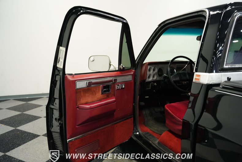 Gmc-Sierra-1986-Midnight-Black-Burgundy-8