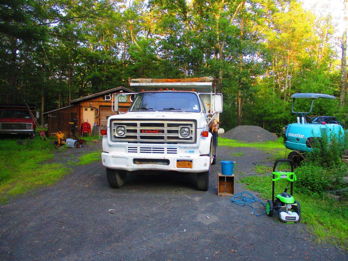 Gmc-c6-6000-medium-duty-medium-conventional-97.5-1988-white