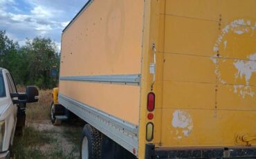 Gmc-c6500-1992-yellow-5