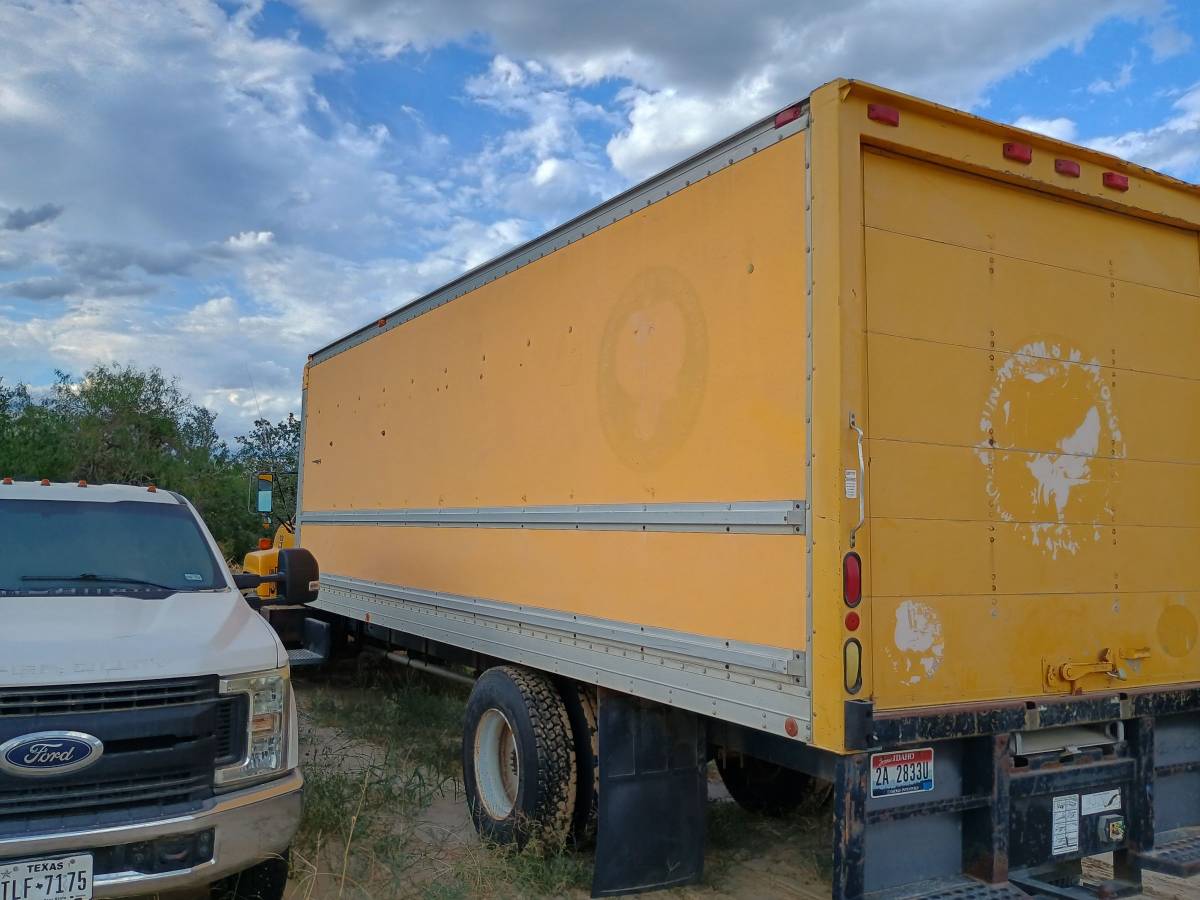 Gmc-c6500-1992-yellow-6