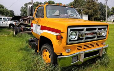Gmc-cab-and-chasdis-1989-yellow-1