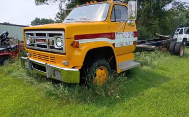 Gmc-cab-and-chasdis-1989-yellow