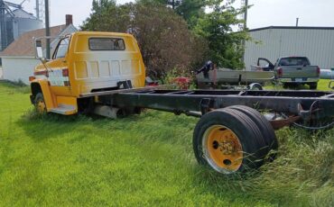 Gmc-cab-and-chasdis-1989-yellow-6