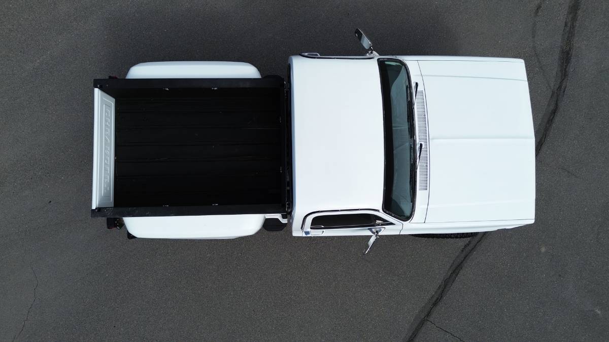 Gmc-ck-1500-1982-white-17