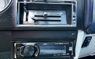 Gmc-ck-1500-1982-white-2