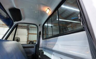 Gmc-ck-1500-1982-white-21