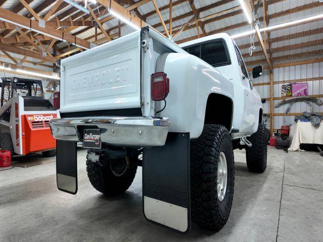 Gmc-ck-1500-1982-white-3
