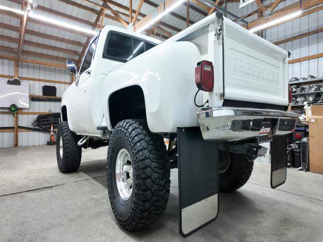 Gmc-ck-1500-1982-white-4