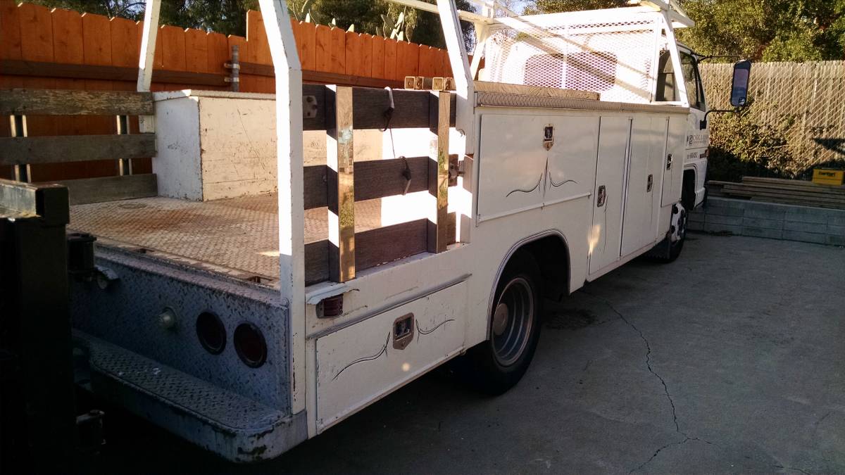 Gmc-diesel-4000-isuzu-diesel-1990-white-3