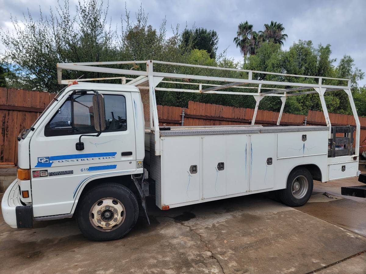 Gmc-diesel-4000-isuzu-diesel-1990-white