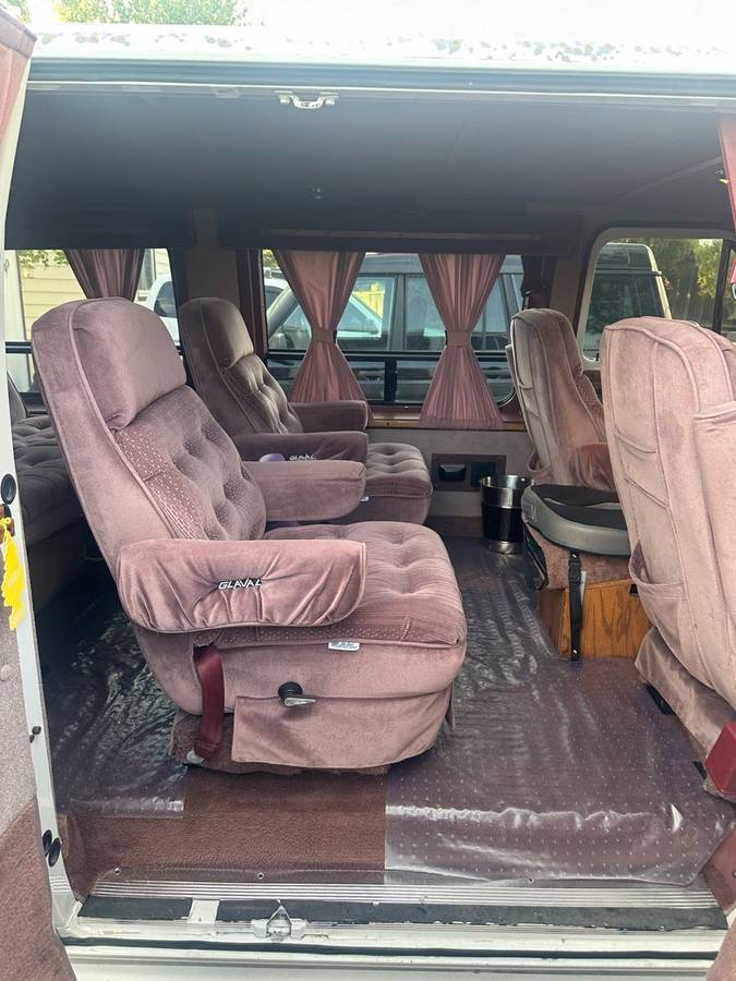 Gmc-g2500-vandura-1991-14