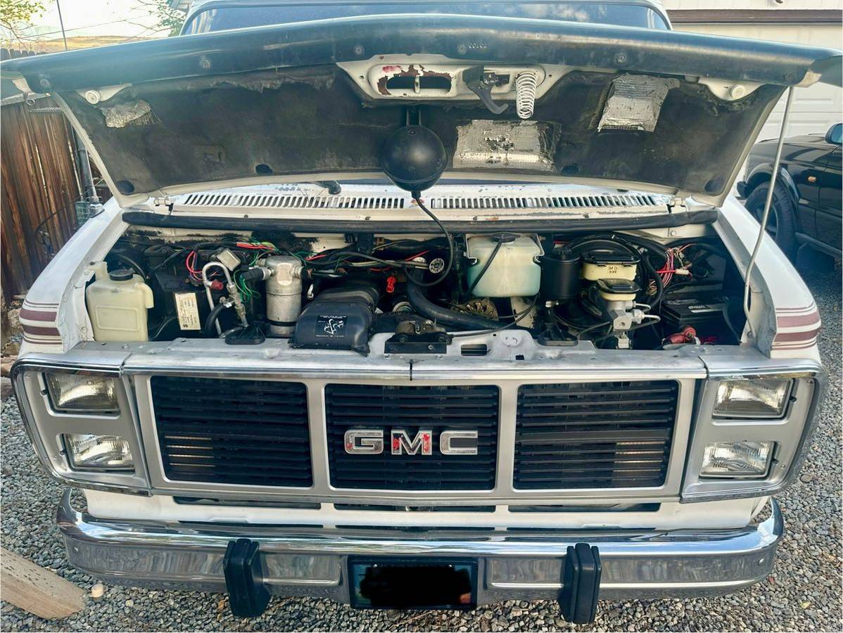 Gmc-g2500-vandura-1991-18