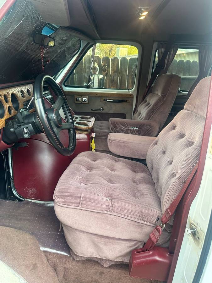 Gmc-g2500-vandura-1991-9