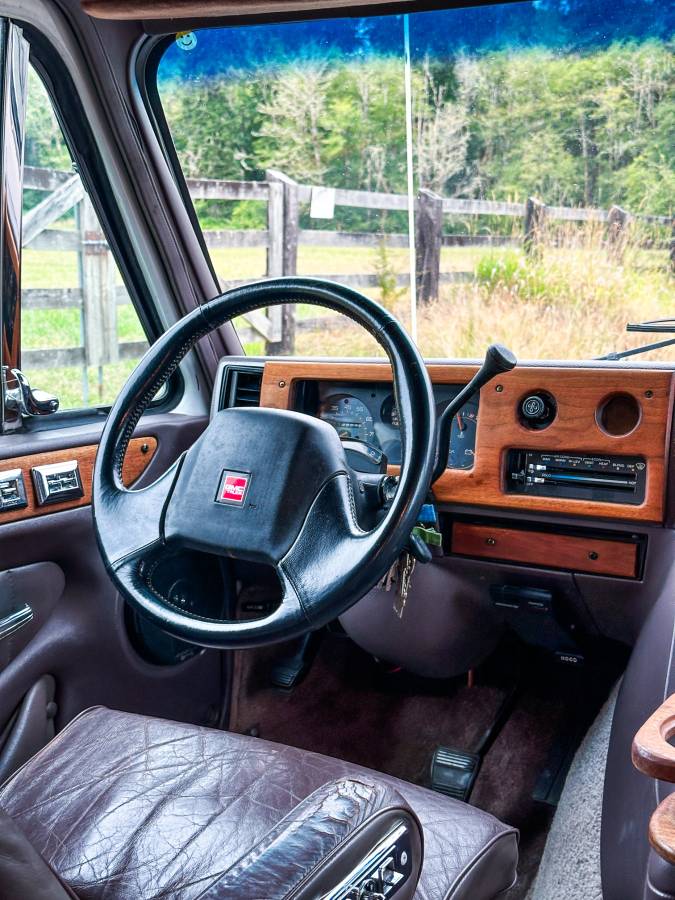 Gmc-g2500-vandura-1992-white-10