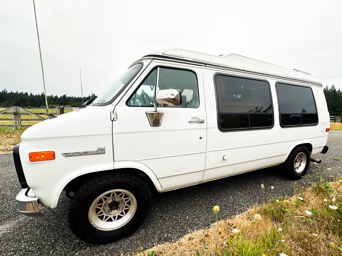 Gmc-g2500-vandura-1992-white-16