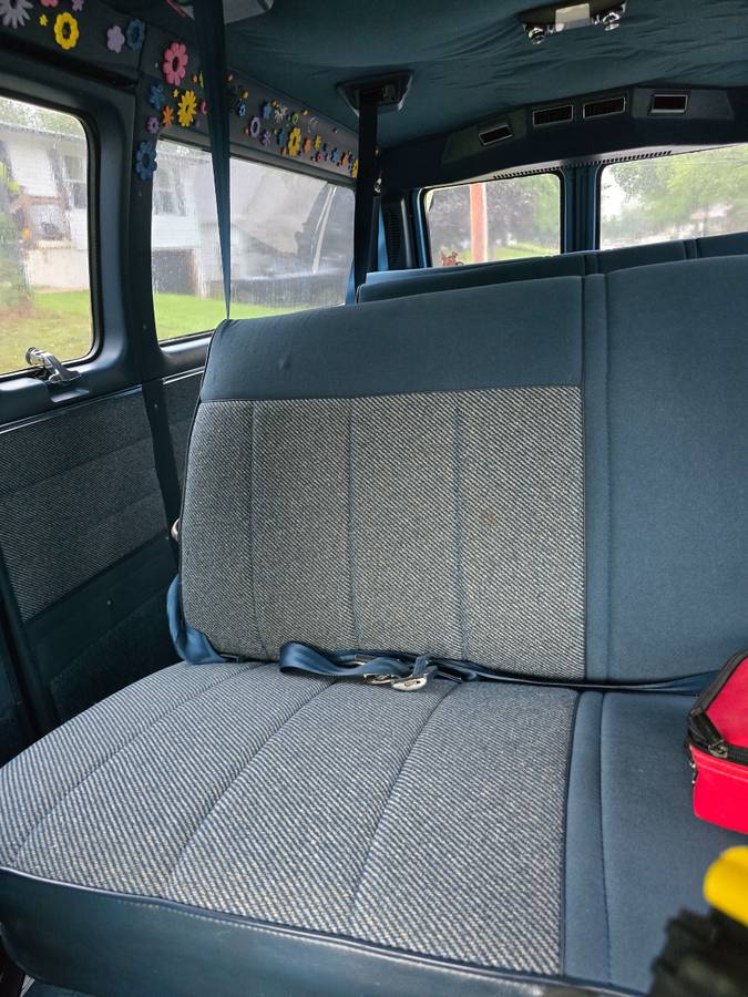 Gmc-grand-rally-wagon-1989-blue-8