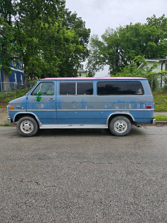 Gmc-grand-rally-wagon-1989-blue