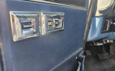 Gmc-high-sierra-k2500-1985-blue-10