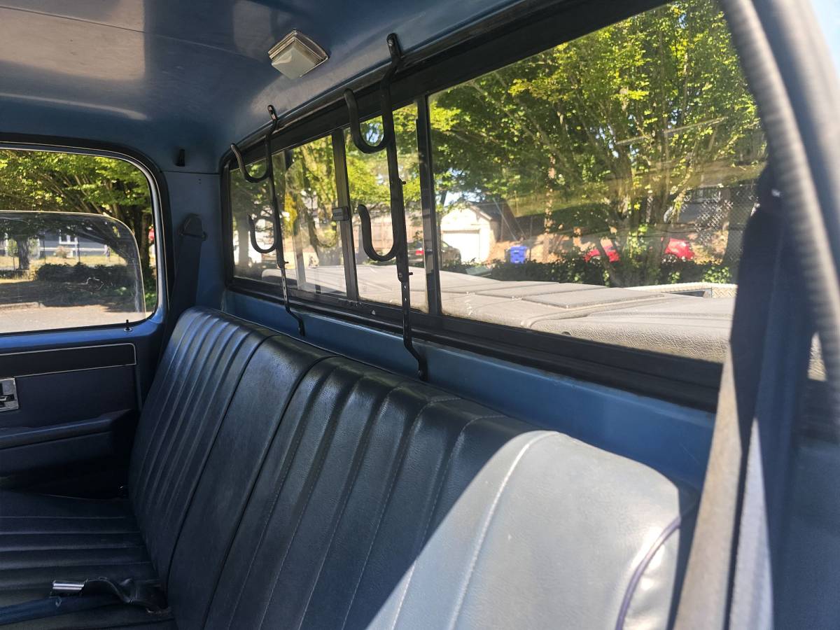 Gmc-high-sierra-k2500-1985-blue-15