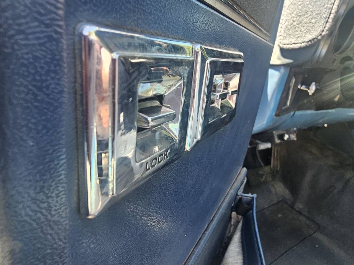 Gmc-high-sierra-k2500-1985-blue-6