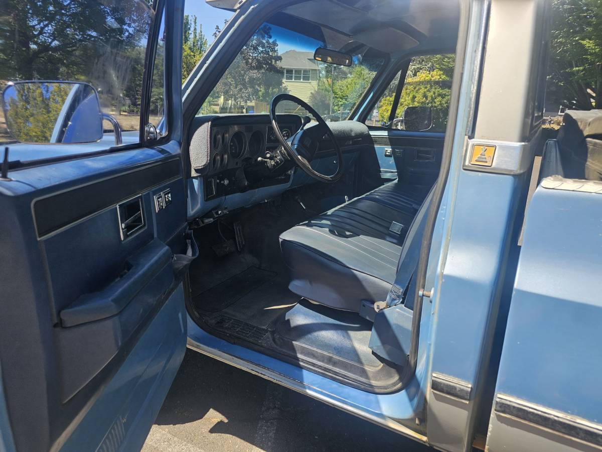Gmc-high-sierra-k2500-1985-blue-9