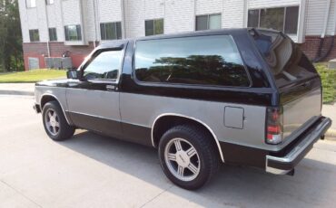 Gmc-jimmy-blazer-2wd-1985-black-3