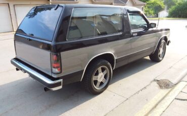 Gmc-jimmy-blazer-2wd-1985-black-4